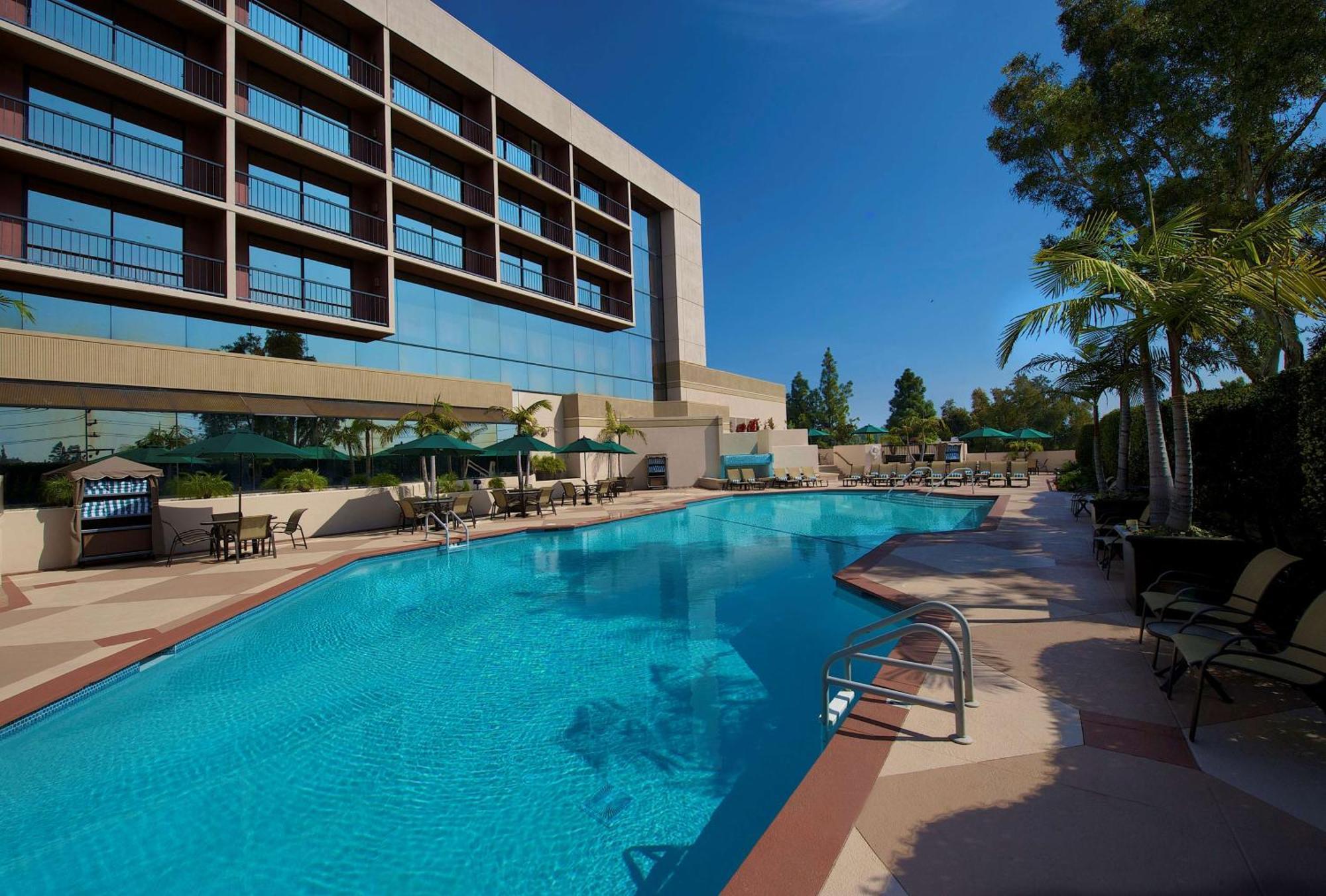 Hilton Orange County/Costa Mesa Hotel Exterior photo