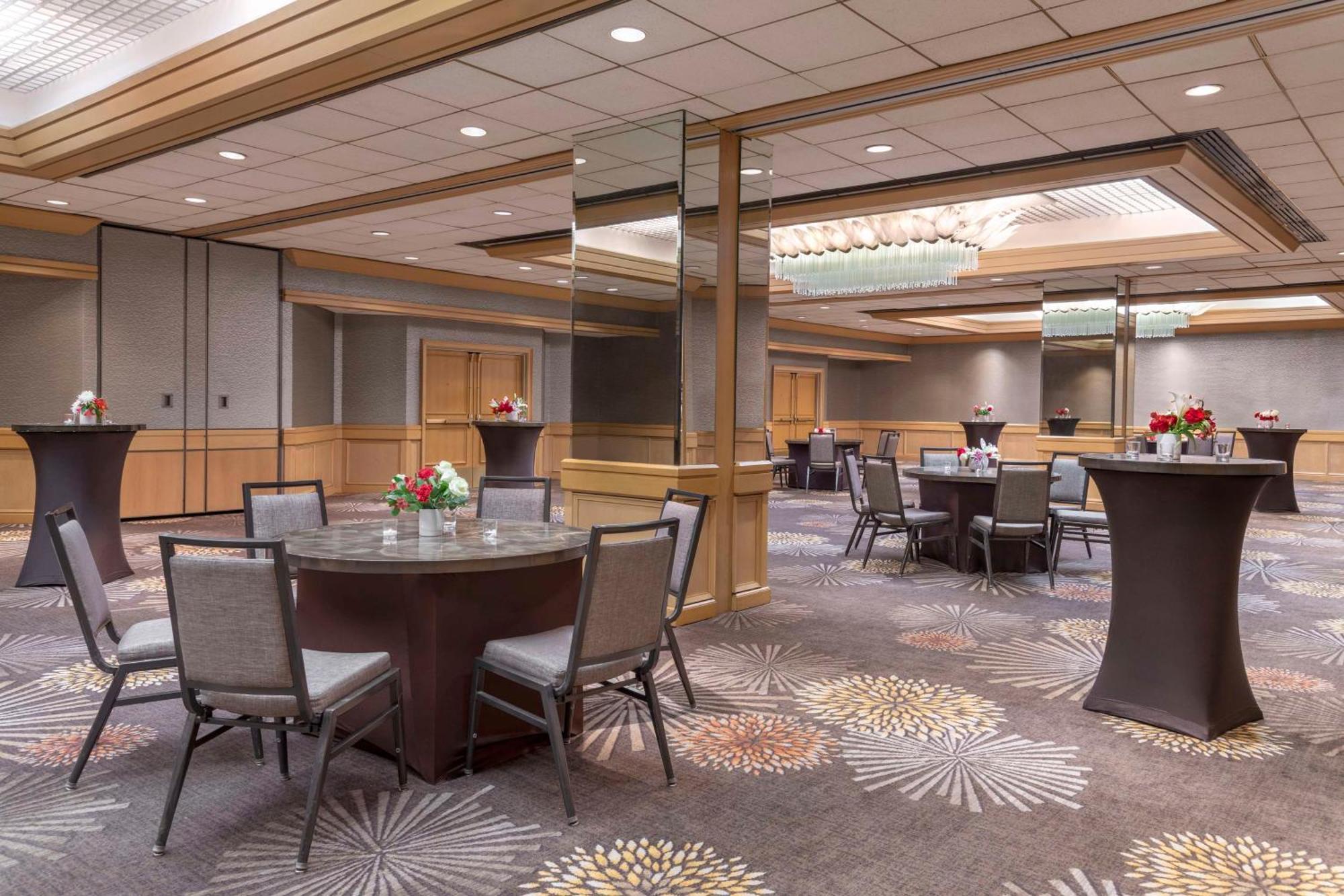 Hilton Orange County/Costa Mesa Hotel Exterior photo