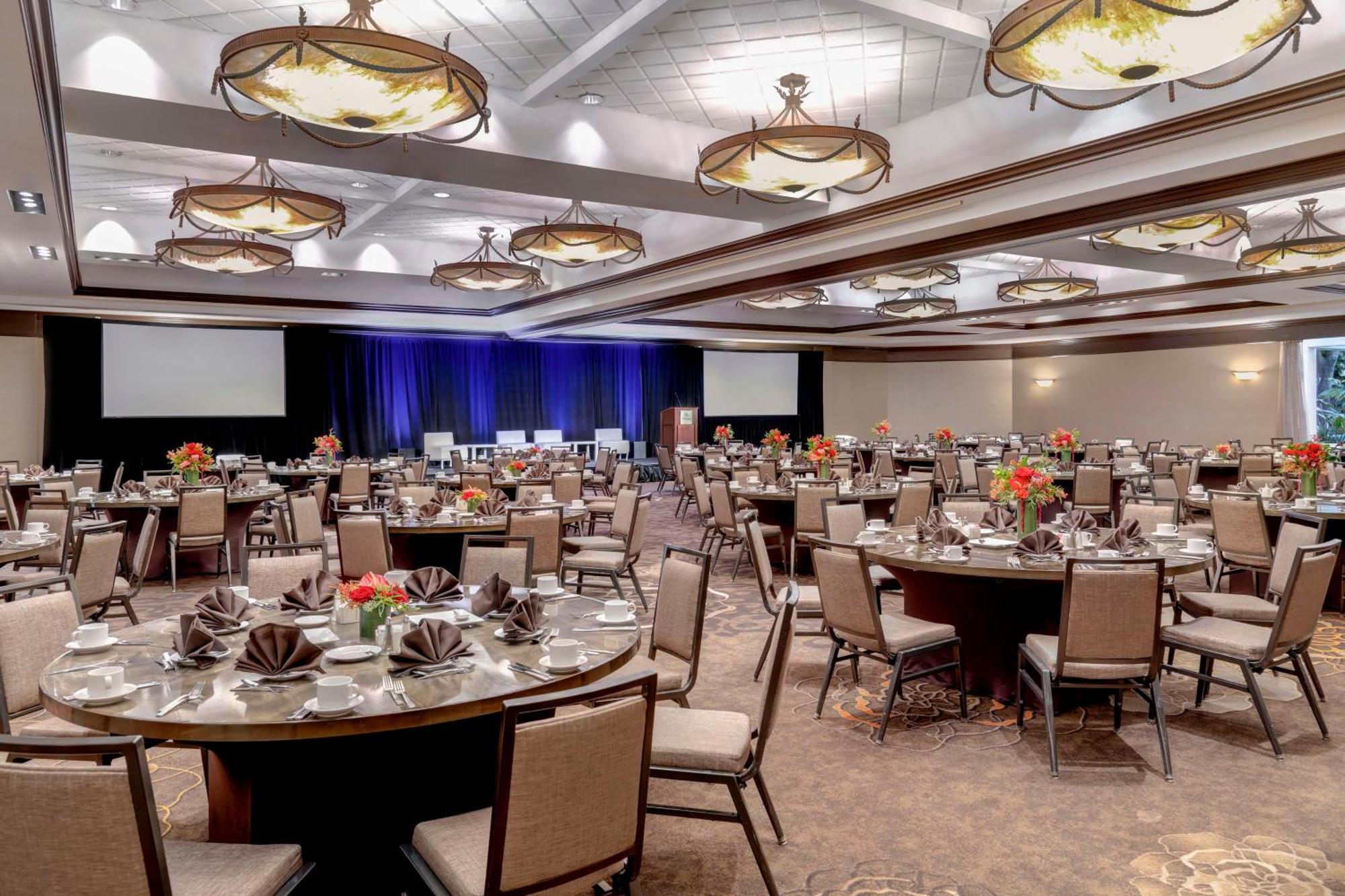 Hilton Orange County/Costa Mesa Hotel Exterior photo