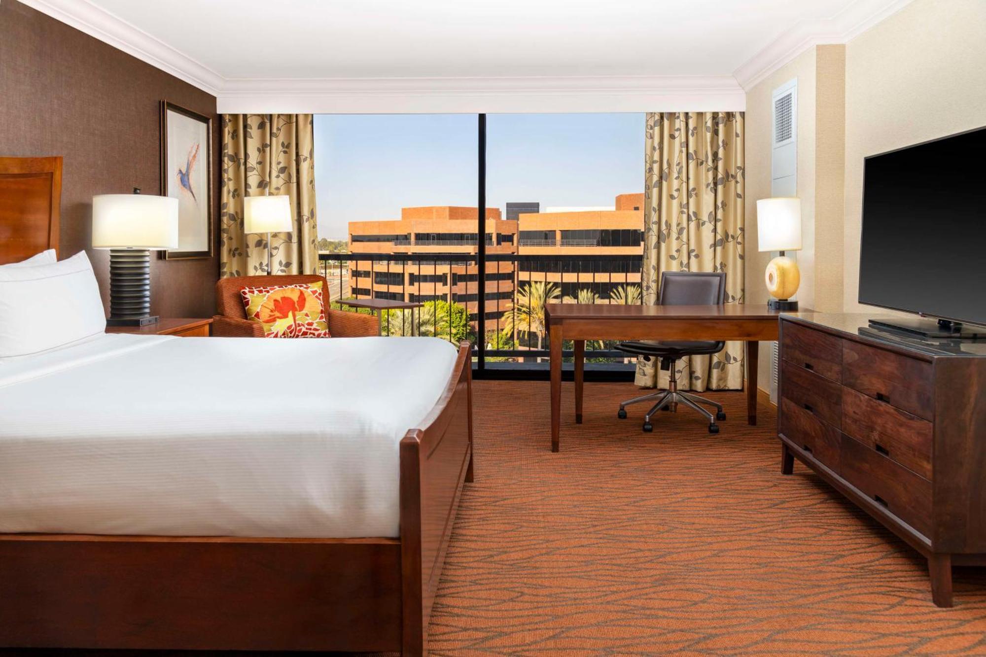 Hilton Orange County/Costa Mesa Hotel Exterior photo