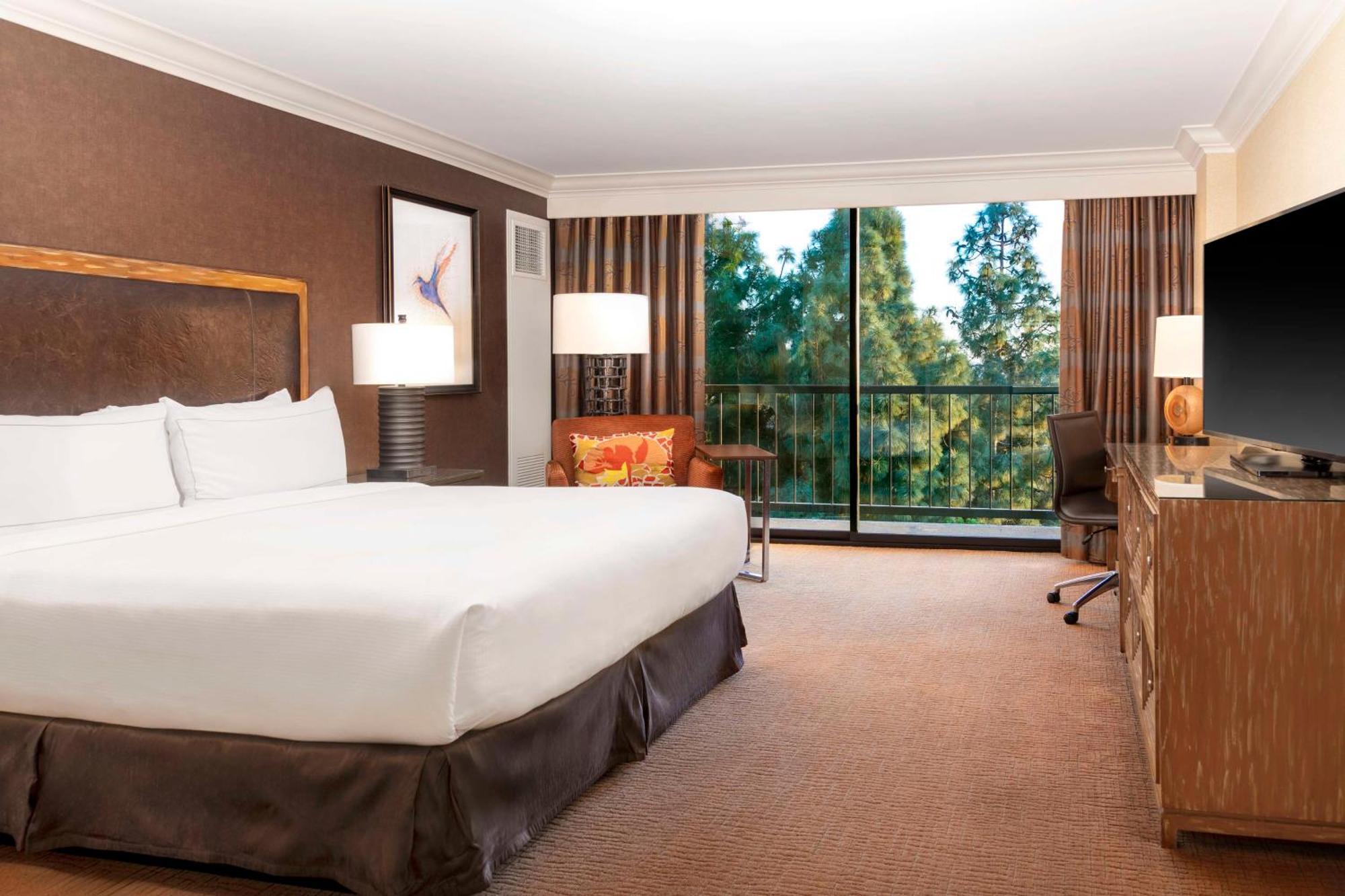 Hilton Orange County/Costa Mesa Hotel Exterior photo