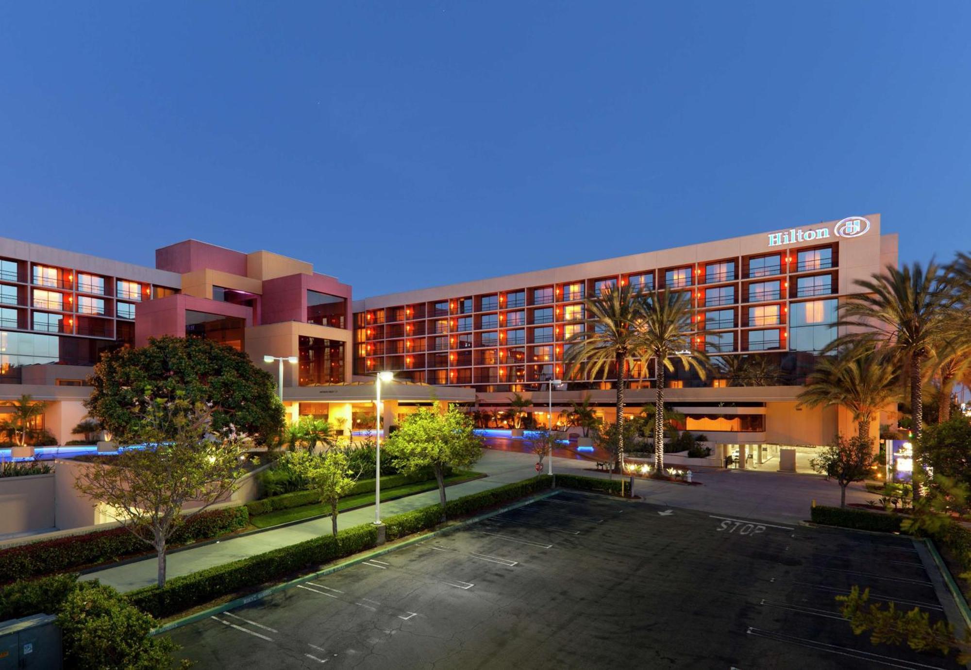 Hilton Orange County/Costa Mesa Hotel Exterior photo