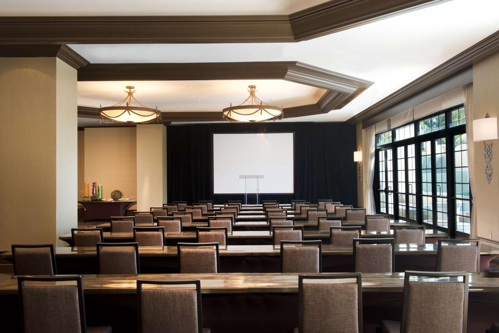 Hilton Orange County/Costa Mesa Hotel Exterior photo